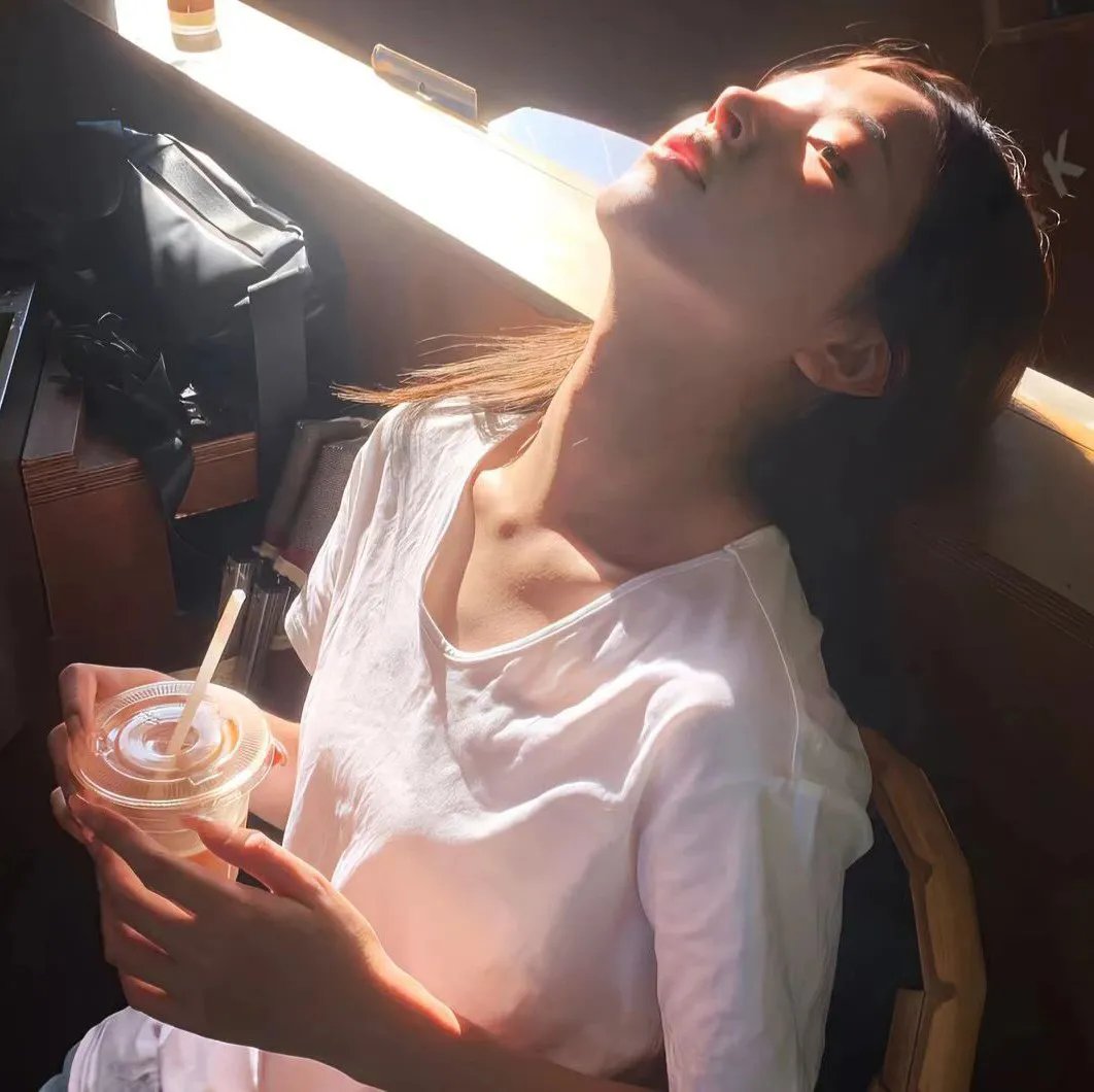 带帅哥滤镜后被女明星倒追